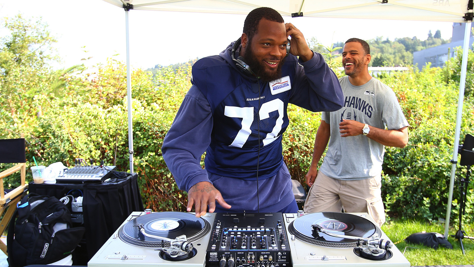 Never give up. You never know where you will end up… Amazing opportunities.  Thank you @seahawks @seahawkscommunity @marathon_man_1983…