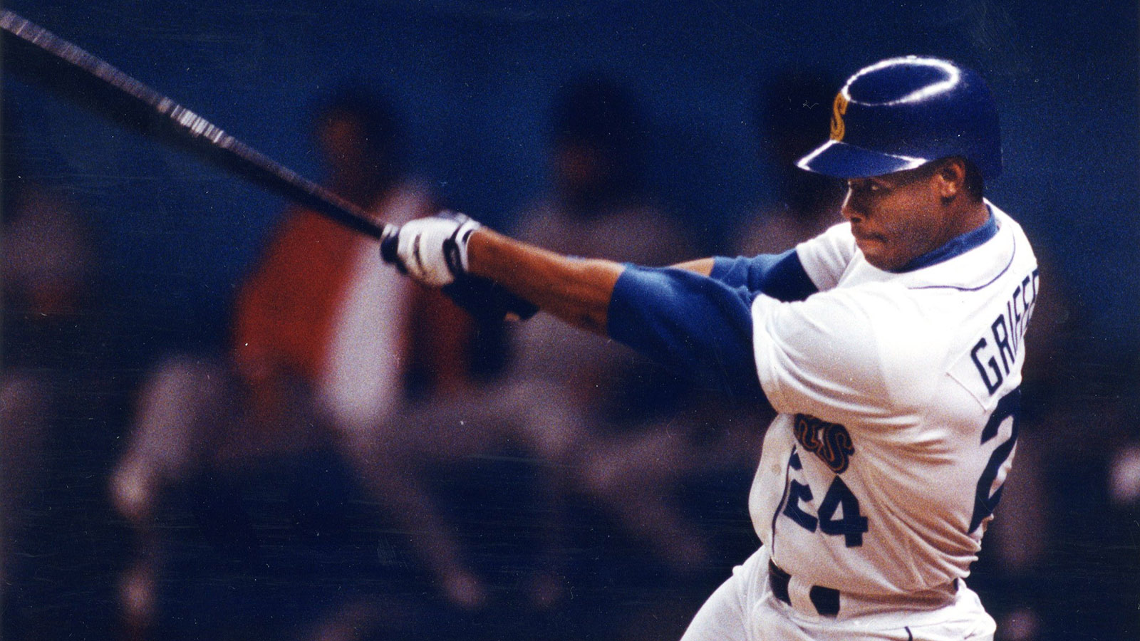 Chicago White Sox player Ken Griffey Jr, runs the bases during