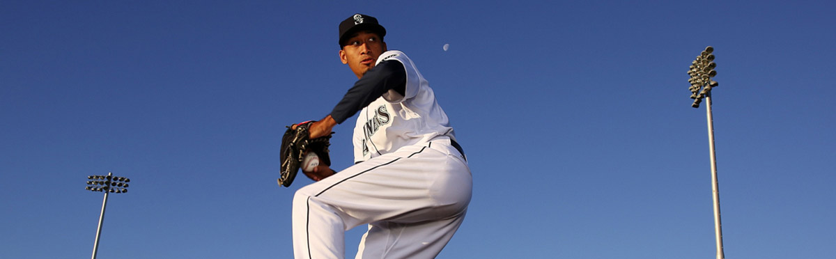 Mariners manager Scott Servais gets Edwin Diaz-inspired haircut